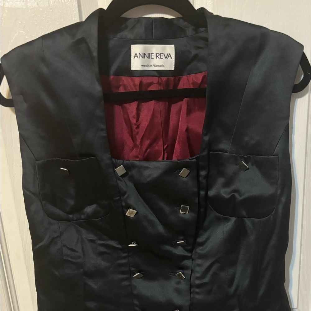 Annie‎ Reva Black Studded Vest w/ Red Lining Size 12